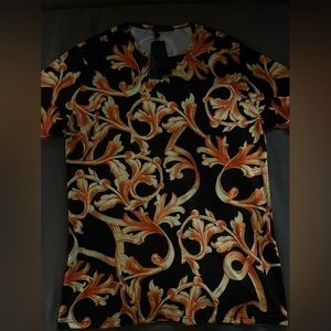 Selling like new Versace shirt size L